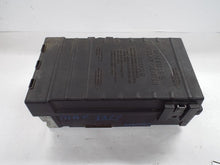 Load image into Gallery viewer, Fuse Box  TOWN &amp; COUNTRY 2005 - MRK460681
