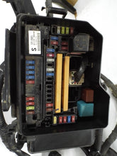 Load image into Gallery viewer, FUSE BOX Toyota Highlander 2008 08 2009 09 2010 10 - MRK460910
