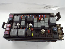 Load image into Gallery viewer, Fuse Box Chevrolet Colorado 2004 - MRK461117
