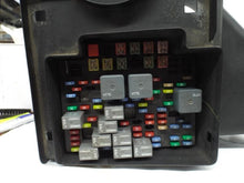 Load image into Gallery viewer, Fuse Box Chevrolet Tahoe 2003 - MRK461145
