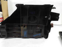 Load image into Gallery viewer, Fuse Box Chevrolet Tahoe 2003 - MRK461145

