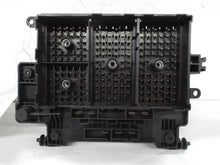 Load image into Gallery viewer, Fuse Box Chevrolet Tahoe 2005 - MRK461366
