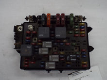 Load image into Gallery viewer, Fuse Box  SIERRA 1500 PICKUP 2000 - MRK461453
