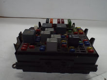 Load image into Gallery viewer, Fuse Box  SIERRA 1500 PICKUP 2000 - MRK461453
