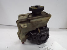 Load image into Gallery viewer, Power Steering Pump Ford Focus 2010 - MRK462067
