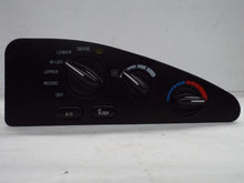 Load image into Gallery viewer, Temperature Controls  EIGHTY EIGHT 1998 - MRK463261
