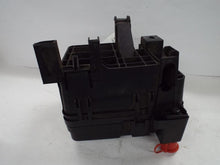 Load image into Gallery viewer, Fuse Box Chevrolet Equinox 2010 - MRK463424
