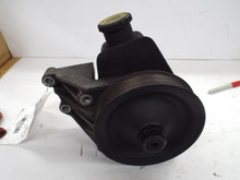 Load image into Gallery viewer, POWER STEERING PUMP Dakota Durango 92 93 94 - 01 02 03 - MRK463652
