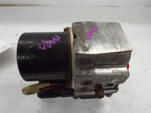 Load image into Gallery viewer, ABS Pump  SUBURBAN 1500 2003 - MRK463664
