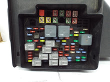 Load image into Gallery viewer, Fuse Box  SUBURBAN 1500 2003 - MRK463665
