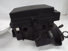 Load image into Gallery viewer, Fuse Box GMC Envoy 2005 - MRK463902
