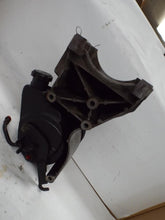 Load image into Gallery viewer, Power Steering Pump  SILVERADO 1500 PICKUP 2004 - MRK464323
