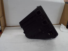 Load image into Gallery viewer, Fuse Box Cadillac CTS 2006 - MRK465039
