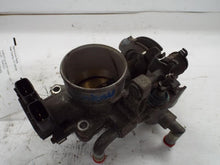 Load image into Gallery viewer, THROTTLE BODY Frontier Xterra 99 00 01 02 03 04 Auto - MRK465136
