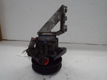 Load image into Gallery viewer, POWER STEERING PUMP 530i 525i 2006 06 - MRK465257
