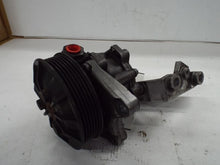 Load image into Gallery viewer, POWER STEERING PUMP 530i 525i 2006 06 - MRK465257
