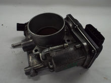 Load image into Gallery viewer, THROTTLE BODY Impreza Legacy 06 - 08 w/o turbo - MRK465658
