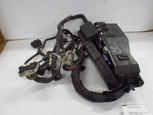 Load image into Gallery viewer, Fuse Box Ford Escape 2011 - MRK466166
