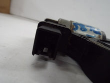 Load image into Gallery viewer, Power Window Motor Mazda 6 2006 - MRK466182
