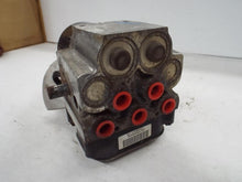 Load image into Gallery viewer, ABS Pump Chevrolet Tahoe 2002 - MRK466368
