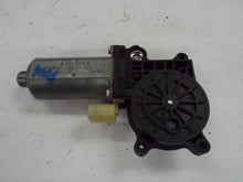 Load image into Gallery viewer, POWER WINDOW MOTOR BMW X5 2000 00 2001 01 02 03 04 05 06 Front Right - MRK466379
