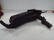 Load image into Gallery viewer, Fuse Box Mercury Mariner 2005 - MRK466651
