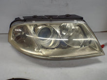 Load image into Gallery viewer, HEADLIGHT LAMP ASSEMBLY Volkswagen Passat 01 02 03 04 05 Right - MRK466706
