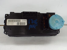 Load image into Gallery viewer, FRONT TEMPERATURE CONTROLS Commander Grand Cherokee 05 06 07 - MRK466890

