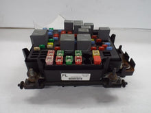 Load image into Gallery viewer, Fuse Box  SILVERADO 1500 PICKUP 2007 - MRK466964
