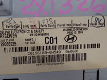 Load image into Gallery viewer, Radio Hyundai Santa Fe 2007 - MRK467247
