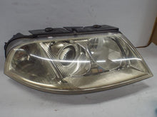 Load image into Gallery viewer, HEADLIGHT LAMP ASSEMBLY Volkswagen Passat 01 02 03 04 05 Right - MRK468063
