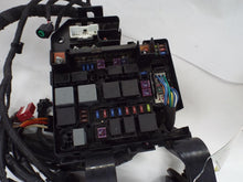 Load image into Gallery viewer, FUSE BOX Kia Sorento 2011 11 2012 12 2013 13 - MRK468450
