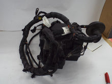 Load image into Gallery viewer, FUSE BOX Kia Sorento 2011 11 2012 12 2013 13 - MRK468450
