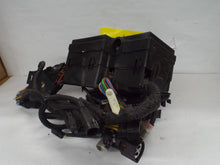 Load image into Gallery viewer, Fuse Box Ford Escape 2013 - MRK468600
