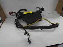 Load image into Gallery viewer, FUSE BOX Subaru Tribeca 2006 06 2007 07 2008 08 2009 09 - MRK469312
