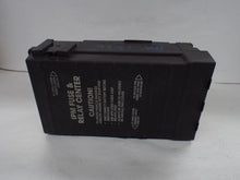 Load image into Gallery viewer, Fuse Box Dodge Caravan 2002 - MRK469701
