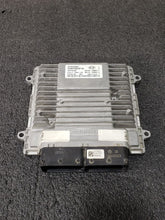 Load image into Gallery viewer, ECU ECM COMPUTER Kia Sorento 2014 14 2015 15 - MM904793
