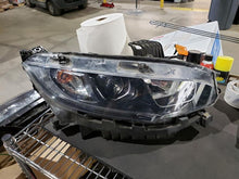 Load image into Gallery viewer, Headlight Lamp Assembly Honda Civic 2020 - MM2811304

