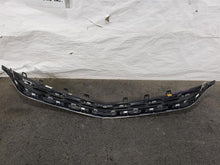 Load image into Gallery viewer, GRILLE Chevrolet Malibu 2016 16 2017 17 2018 18 - MM2933697
