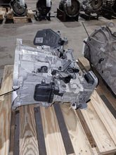 Load image into Gallery viewer, Transmission Hyundai Elantra 2022 - MM3230670
