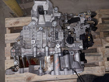 Load image into Gallery viewer, Transmission Kia Sorento 2022 - MM3259816
