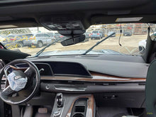 Load image into Gallery viewer, Transmission  ESCALADE ESV 2022 - MM3302279
