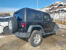 Load image into Gallery viewer, TRANSMISSION Jeep Wrangler 12 13 14 15 16 17 18 VIN W - MM3332293
