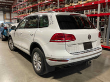 Load image into Gallery viewer, Computer Volkswagen Touareg 2016 - NW612943
