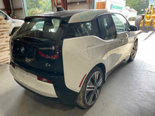 Load image into Gallery viewer, Radio  BMW I3 2014 - NW562195
