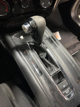 Load image into Gallery viewer, Floor Shifter Honda HR-V 2019 - NW699248
