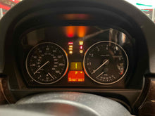 Load image into Gallery viewer, SPEEDOMETER CLUSTER BMW 328i 2011 11 - NW610672
