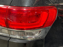 Load image into Gallery viewer, OUTER TAIL LIGHT LAMP Jeep Grand Cherokee 15 16 17 18 19 20 Right - NW666113
