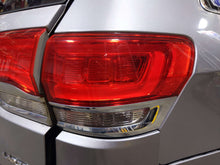 Load image into Gallery viewer, OUTER TAIL LIGHT LAMP Jeep Grand Cherokee 15 16 17 18 19 20 Right - NW691489
