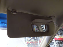 Load image into Gallery viewer, Interior Sun Visors Honda Pilot 2006 - NW682972
